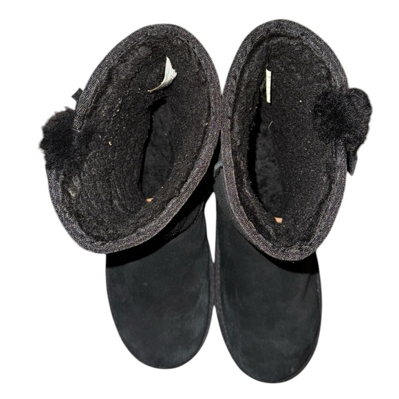 Koolaburra by UGG Victoria Short Black Suede Boots Women’s Size 9 Wide - Picture 6 of 8